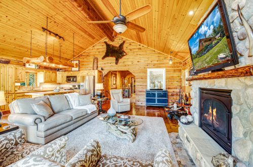 2717 Beaumont Ave, Waterford WI  53185-4933 exterior