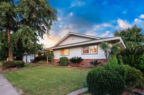 504 Greenwich Ln, Modesto CA  95350-1506 exterior