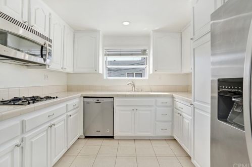 259 Loma Ave, Long Beach CA  90814-2744 exterior