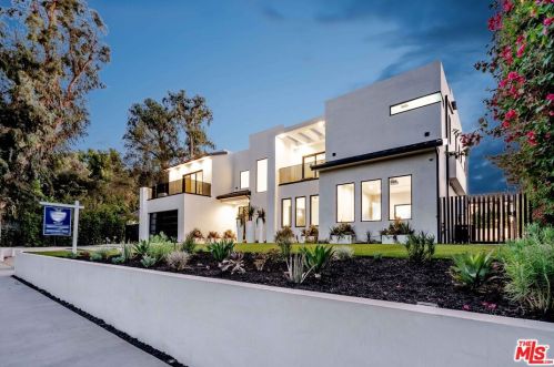 5321 Oak Park Ave, Van Nuys, CA 91316-2627