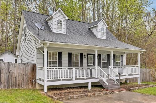 112 Birch Tree Ln, Thomasville, NC 27360-7611