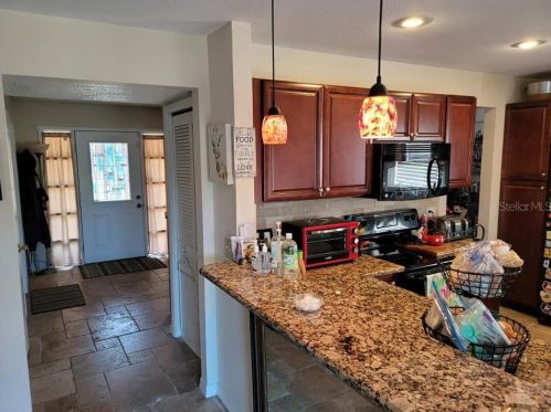 5722 Grand Canyon Dr, Orlando FL  32810-3229 exterior