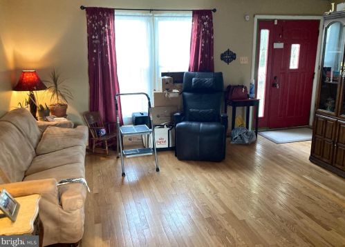 824 Cornstalk Dr, New Castle, DE 19720-7698