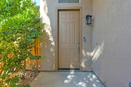 11407 Gold Station Dr, Rancho Cordova CA  95670-6209 exterior
