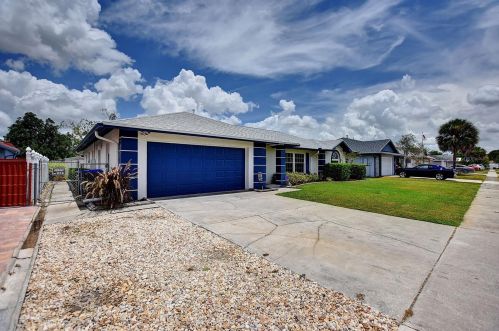 2739 Saffron Dr, Orlando, FL 32837-9552