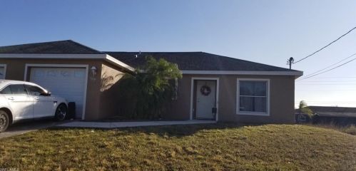 1117 Gordon Ave, Lehigh Acres, FL 33973-2661