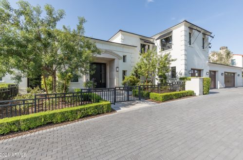 4423 Camino Allenada, Phoenix, AZ 85018-3240