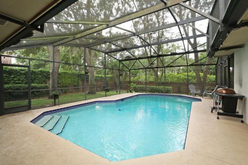 5722 Bay Side Dr, Orlando FL  32819-4034 exterior