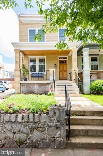 110 18th St, Washington DC  20003-1613 exterior