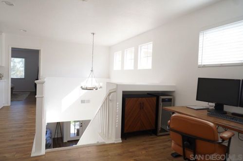 3714 Sandpoint Ct, Carlsbad CA  92010-7068 exterior