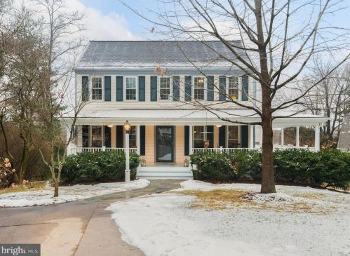 11806 Briar Mill Ln, Herndon, VA 20194-1520