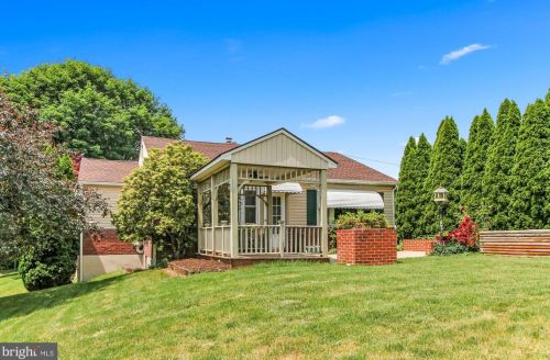 41 Blossom Ln, Schuylkill Haven PA  17972-1808 exterior