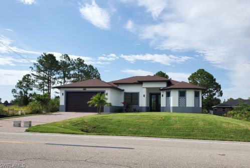 4020 8th St, Lehigh Acres, FL
