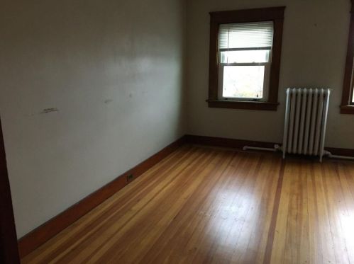 56 Middleton Ave, Middletown RI  02840-3657 exterior