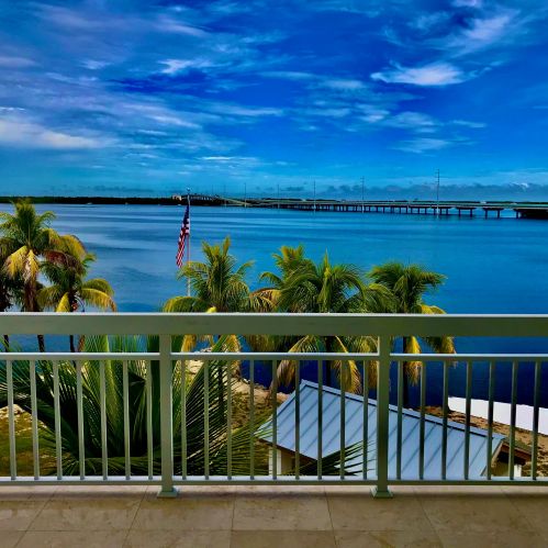 484 Summerland Rd, Key Largo, FL 33037-3110