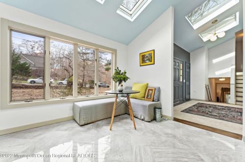 10 Mt Dr, Holmdel Village NJ  07733-1332 exterior