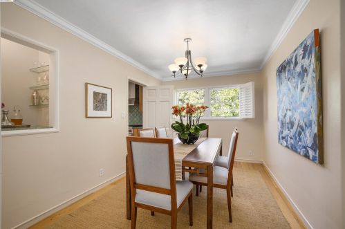 2607 La Cuesta Ave, Oakland, CA 94611-3011