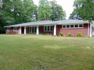 6 Thayer Ln, Clarksville, TN 37043-5240