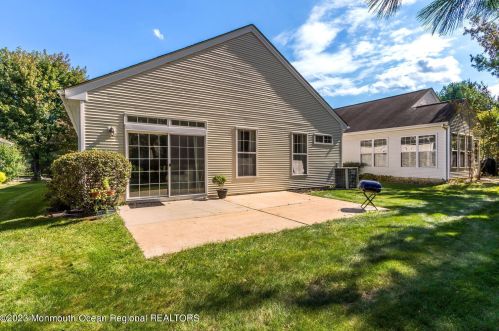 6 Springtide Rd, Lakewood NJ  08701-7510 exterior