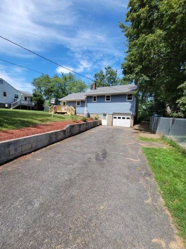 26 Tower Hill Dr, Washingtonville NY  10992-1009 exterior