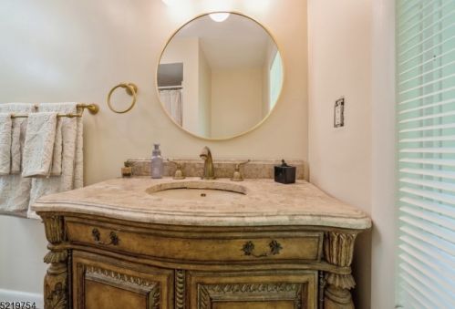 11 Kearny Dr, Wantage NJ  07461-3928 exterior