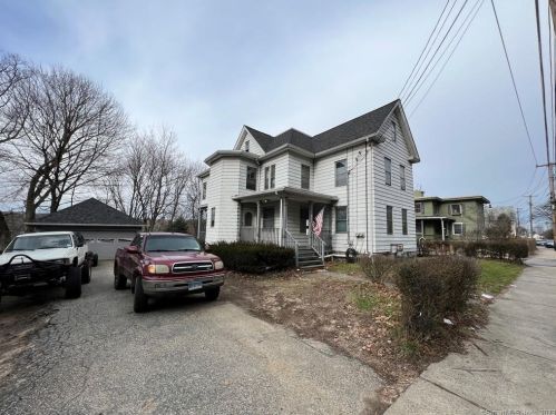 186 Derby Ave, Derby CT  06418-2010 exterior