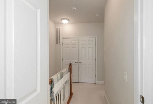 14800 Potomac Branch Dr, Woodbridge VA  22191-4056 exterior