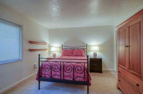 304 Frst Rdg Dr, Pittsburgh PA 15221-4027 exterior