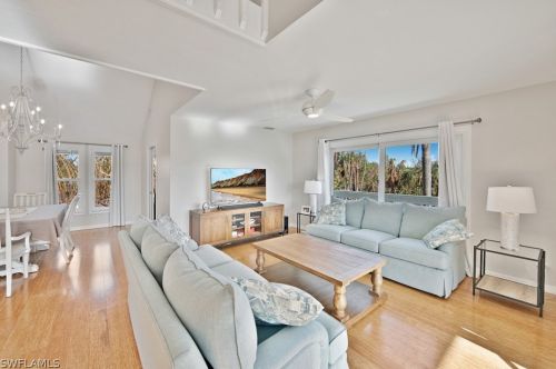 215 Robinwood Cir, Sanibel FL  33957-5722 exterior