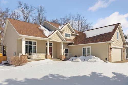 1119 Sommers St, Hudson WI  54016-2360 exterior