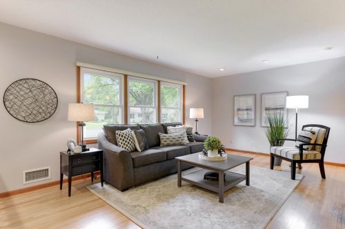 8600 Zenith Rd, Minneapolis, MN 55431-1553
