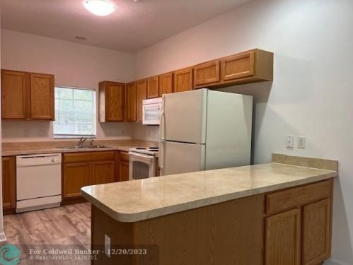1888 77th Dr, Vero Beach, FL 32966-6680