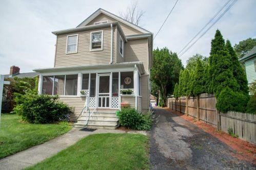 17 Fairview St, Milford, CT 06460-4125