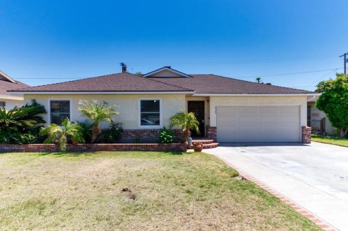 6320 Knight Ave, Long Beach, CA 90805-3841