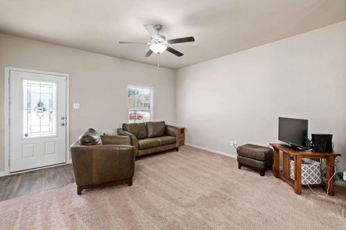 1674 Violet Ln, Uhland, TX 78640
