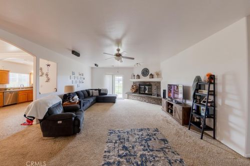 18451 Branding Iron Ct, Tehachapi, CA 93561-5319