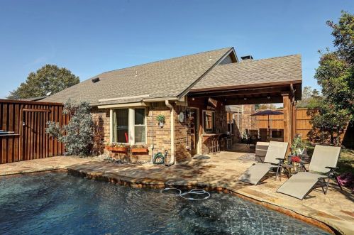 2448 Majestic Dr, Plano TX  75074-2839 exterior