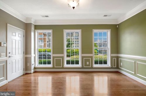 2223 Oberlin Dr, Woodbridge, VA 22191-5908