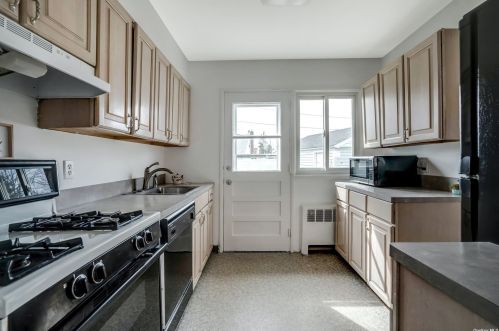 230 Gilling Rd, Seaford NY  11783-1003 exterior