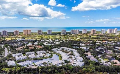 832 Tanbark Dr, Naples FL  34108-8573 exterior