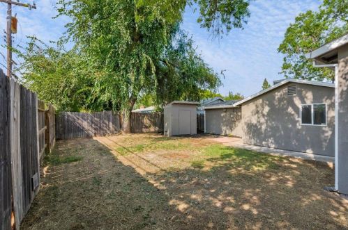 5633 Rosario Blvd, North Highlands CA  95660-4801 exterior