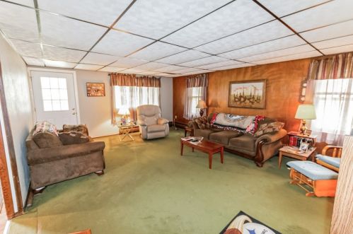 3998 Mitchell Rd, New Castle PA  16105-4412 exterior