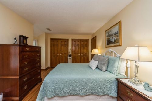 57 Bluestone Dr, Nashua NH 03060-6831 exterior