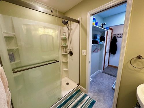 45 Eisenhower Dr, Middletown NY  10940-4543 exterior