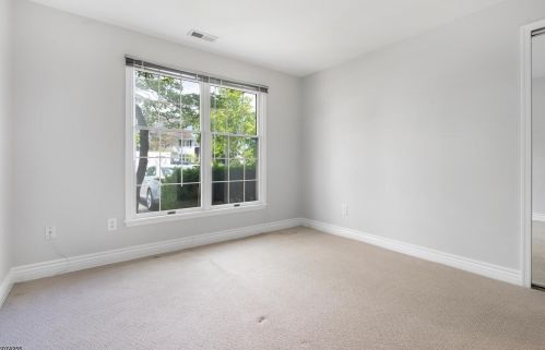 279 Kingbird Ct, Three Bridges NJ  08887-2129 exterior