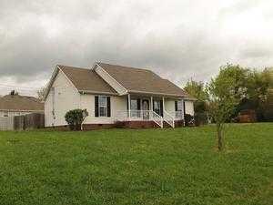 3 Belmont Dr, Fayetteville, TN 37334-8079