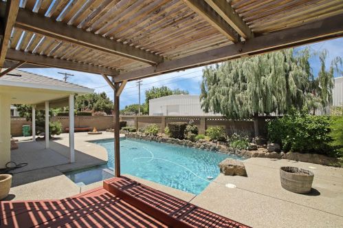 1243 Avena Ave, Lodi, CA 95240-5503