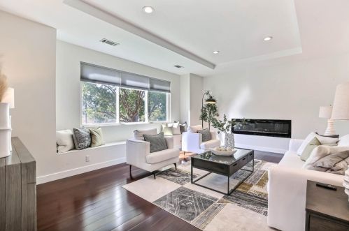 13570 Beaumont Ave, Saratoga CA  95070-4916 exterior