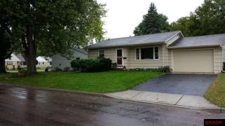 912 Charles Ave, Mankato, MN 56001-1710