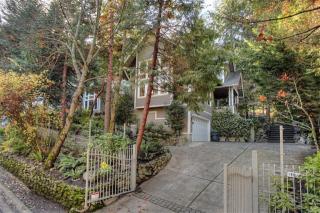 538 Granite St, Ashland, OR 97520-2720